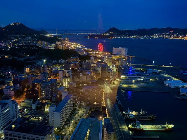 海峡の夜景